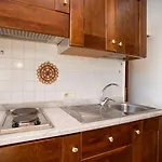 Lägenhet Residenza La Scogliera Di Rio Albano *