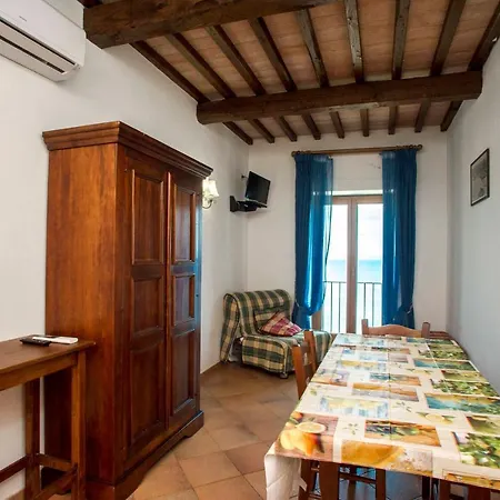 Residenza La Scogliera Di Rio Albano Apartment